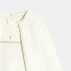 طقم نوم مخملي أبيض اللون...